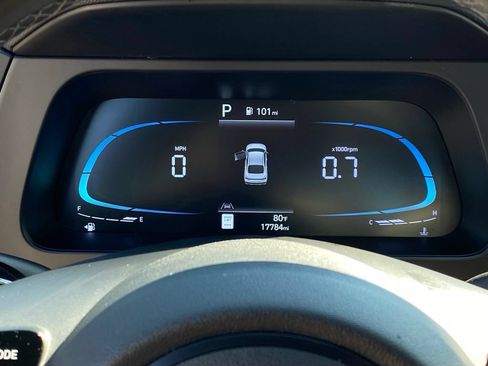 Used 2025 Hyundai Elantra Sport FWD image 16