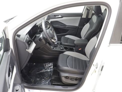 Certified 2023 Volkswagen Taos SEL AWD/4WD image 6