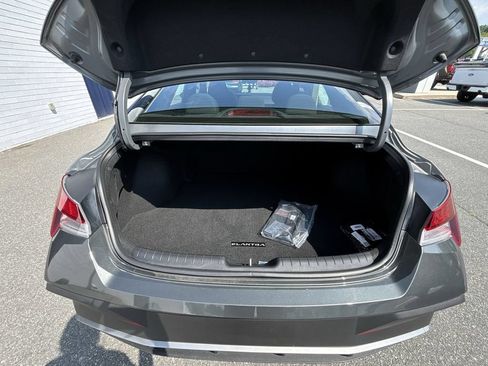 Used 2025 Hyundai Elantra Sport FWD image 20