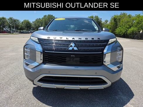 Used 2024 Mitsubishi Outlander SE Black Edition FWD image 8