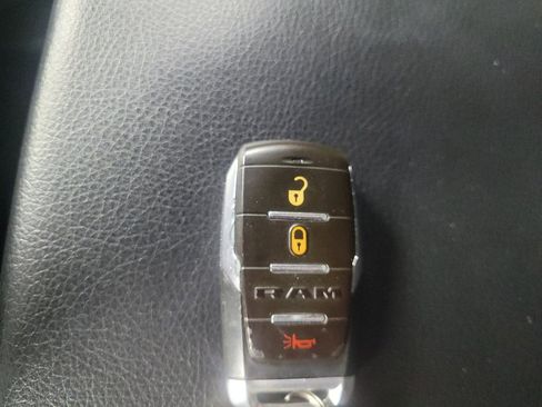 Used 2019 RAM 1500 Big Horn RWD image 32