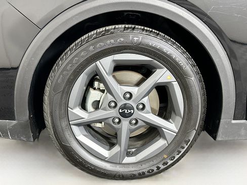 Used 2025 Kia K4 LXS image 11