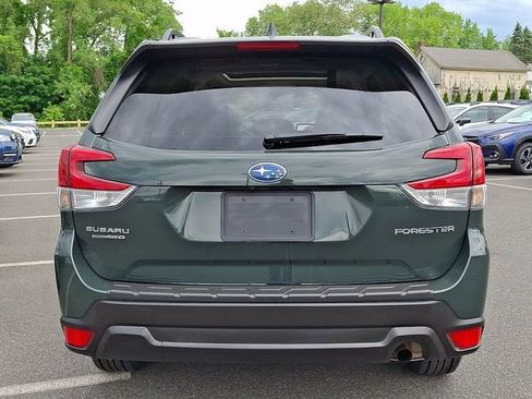 Used 2024 Subaru Forester Premium AWD/4WD image 5