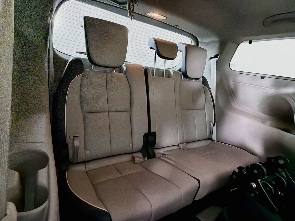 Used 2021 Kia Sedona EX FWD image 26