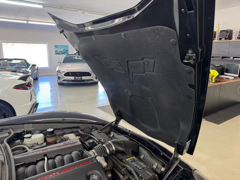 Used 2007 Chevrolet Corvette Coupe image 19