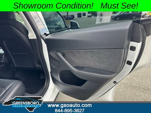 Used 2022 Tesla Model Y Performance AWD/4WD image 22