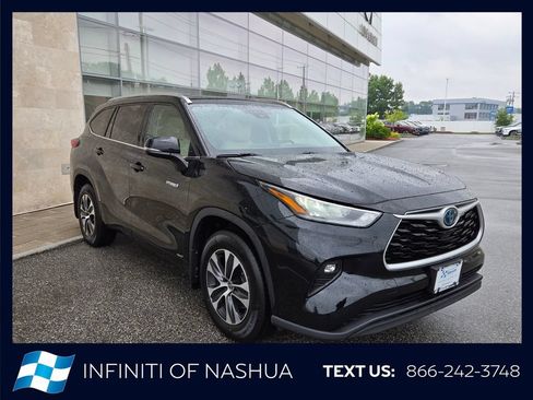 Used 2020 Toyota Highlander XLE AWD/4WD image 18