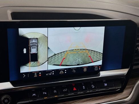 Used 2025 Chevrolet Silverado 1500 LT Trail Boss w/ Convenience Package II image 16