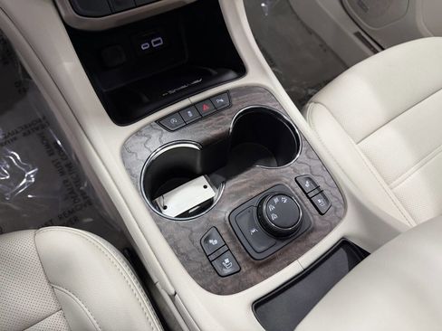Used 2023 GMC Acadia Denali AWD/4WD image 41