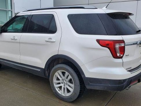 Certified 2018 Ford Explorer XLT w/ Equipment Group 202A AWD/4WD image 4