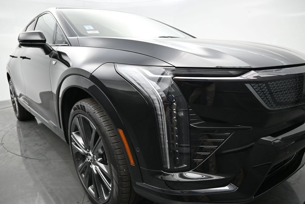 Certified 2025 Cadillac Optiq Sport 2 AWD/4WD image 37