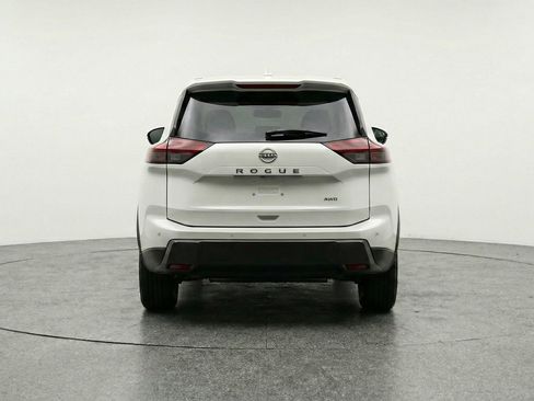 Used 2025 Nissan Rogue SV AWD/4WD image 7