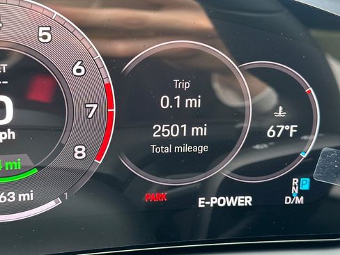 Certified 2025 Porsche Cayenne E-Hybrid AWD/4WD image 26