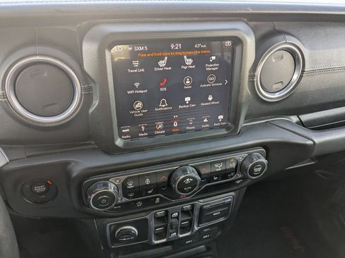 Used 2018 Jeep Wrangler Unlimited Sahara image 11