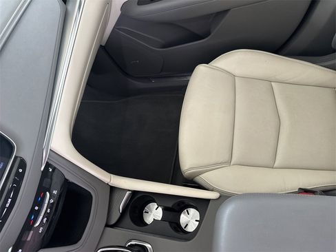 Used 2017 Cadillac XT5 Luxury w/ Driver Awareness Package image 22