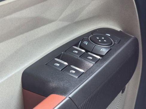 Used 2025 Ford Maverick Lariat w/ 4K Tow Package image 16