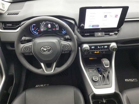 Used 2024 Toyota RAV4 XLE Premium image 18
