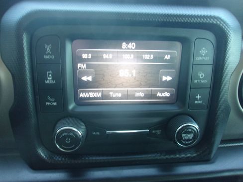 Used 2021 Jeep Wrangler Sport AWD/4WD image 16