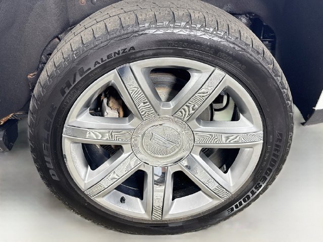 Used 2019 Cadillac Escalade Premium Luxury AWD/4WD image 36