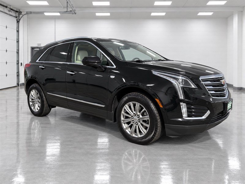 Used 2017 Cadillac XT5 Luxury w/ LPO, Wheel Lock Package AWD/4WD image 9
