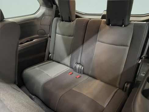 Used 2020 Nissan Pathfinder S image 13