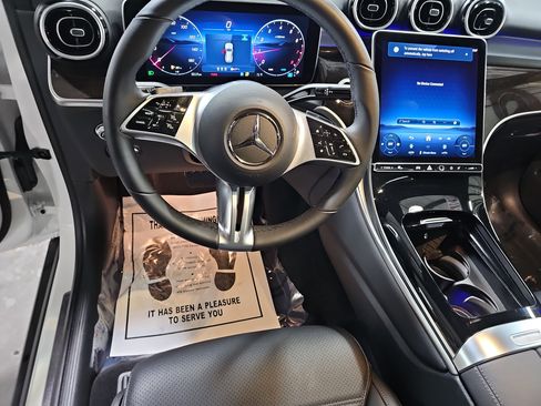 Certified 2025 Mercedes-Benz GLC 300 image 19