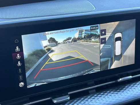 Used 2024 Kia Carnival SX Prestige image 28