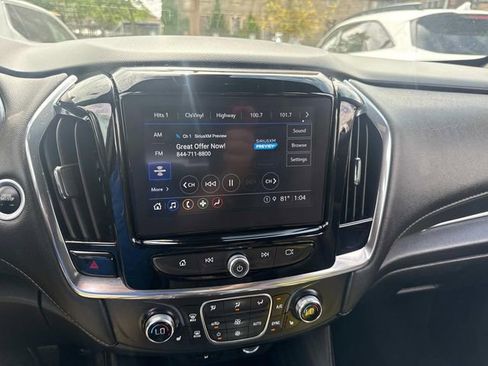 Used 2023 Chevrolet Traverse LT image 26