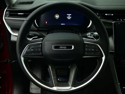 Used 2024 Jeep Grand Cherokee L Limited w/ Luxury Tech Group II image 3