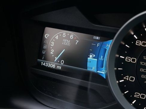 Used 2013 Ford Explorer XLT image 25