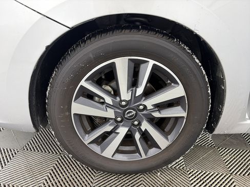 Used 2023 Nissan Versa SV image 13