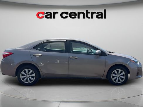 Used 2015 Toyota Corolla LE FWD image 6
