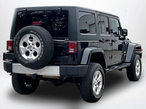Used 2014 Jeep Wrangler Unlimited Sahara AWD/4WD image 5