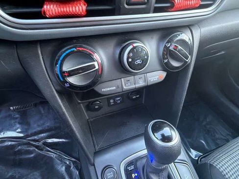 Used 2020 Hyundai Kona SE image 11