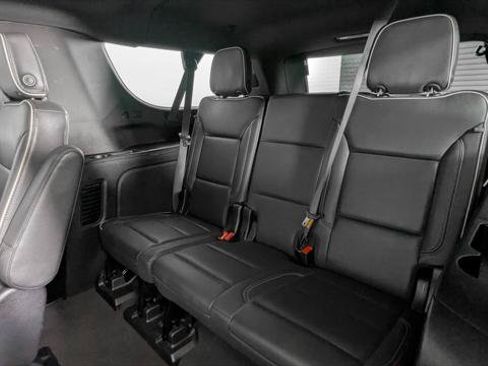 Used 2023 Chevrolet Suburban Premier AWD/4WD image 18