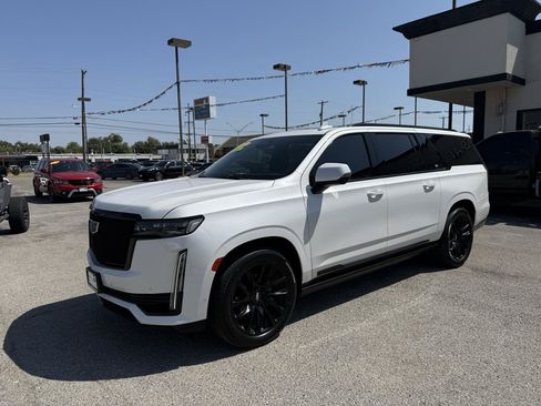 Used 2021 Cadillac Escalade ESV Sport w/ Driver Assist Tech Package AWD/4WD image 2