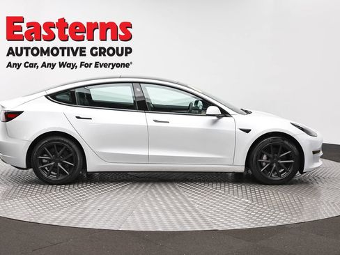 Used 2023 Tesla Model 3 Standard Range image 4