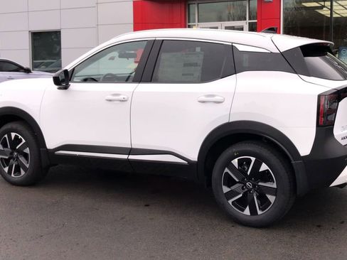 New 2026 Nissan Kicks SV w/ SV Premium Package image 5