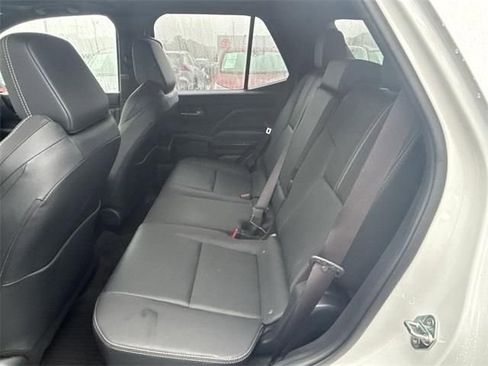 Used 2025 Toyota 4Runner Limited AWD/4WD image 23