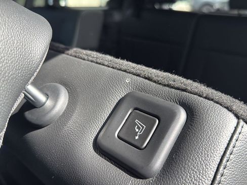 Used 2025 Hyundai Santa Fe Limited FWD image 32
