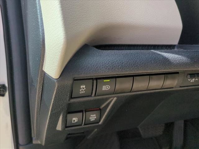 Used 2024 Toyota Sienna XLE FWD image 13