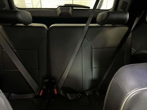 Used 2021 Chevrolet Traverse High Country image 13