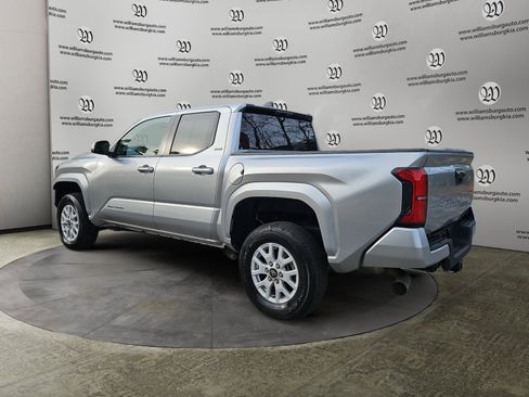Used 2024 Toyota Tacoma TRD Sport image 3