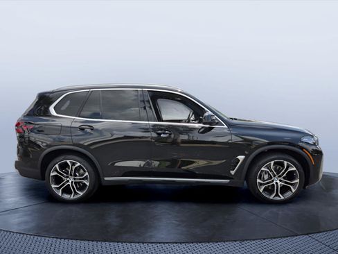Certified 2024 BMW X5 xDrive40i w/ Premium Package AWD/4WD image 7