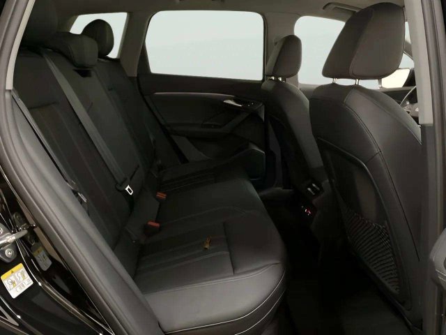 Used 2025 Audi Q6 e-tron Premium w/ Convenience Package RWD image 28