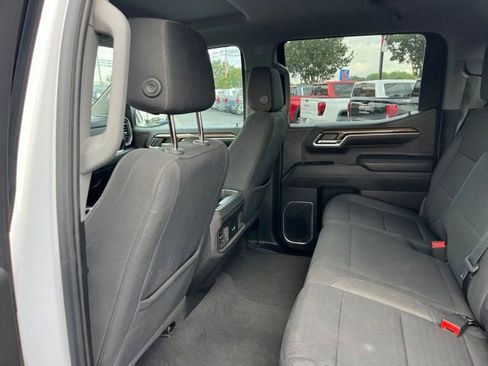Used 2022 Chevrolet Silverado 1500 LT Trail Boss w/ Convenience Package II AWD/4WD image 11