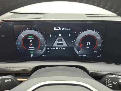 Used 2024 Nissan Ariya AWD image 9