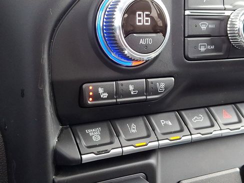 Certified 2022 GMC Sierra 2500 Denali w/ Denali Black Diamond Edition image 25