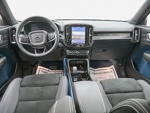Certified 2023 Volvo XC40 Recharge Ultimate image 26