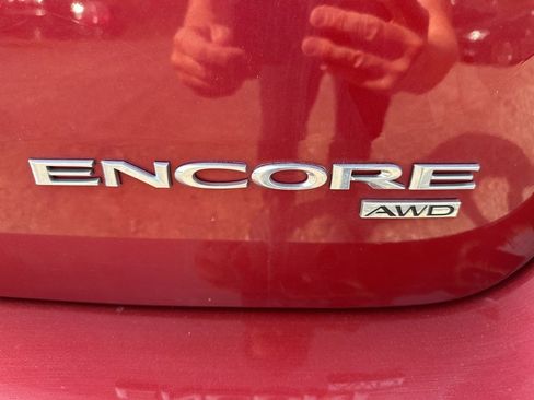 Used 2021 Buick Encore Preferred image 12
